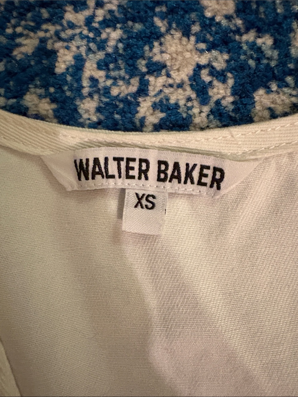 Walter Baker Cropped Button Front V-Neck Vest - Picture 2 of 7